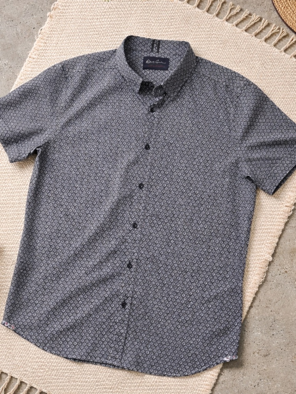 Robert Graham Black & Gray Short-Sleeve Geometric Button-Up Shirt